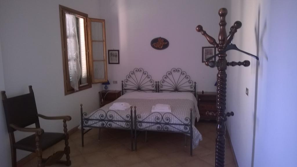 Villa Agriturismo Il Cavallone à Montelupo Fiorentino Chambre photo